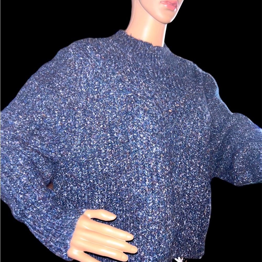 Woman’s sweater size 8/10